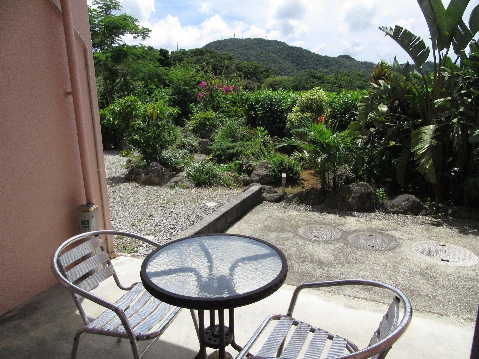 Hibis Resort Nakijin Buitenkant foto